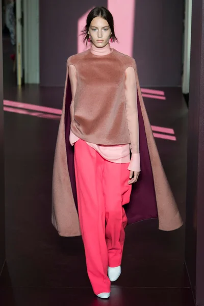 Look 1